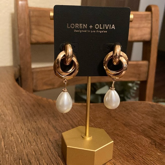 Loren + Olivia Jewelry - Loren + Olivia Gold Tone & “Pearl” Dangle Earrings NWT